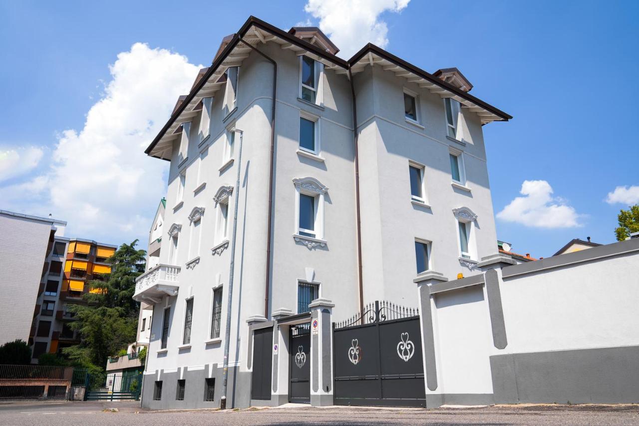 Villa Tosati Монца Екстер'єр фото